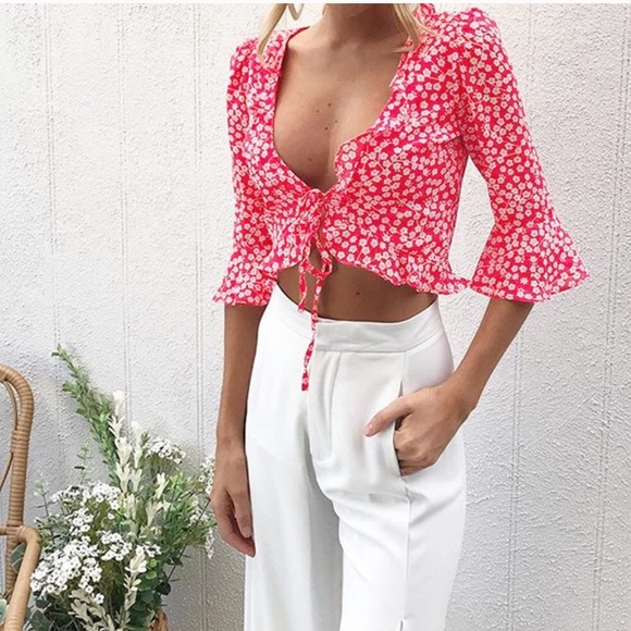 Adorable Front Tie Crop Top - Picture 4 of 8